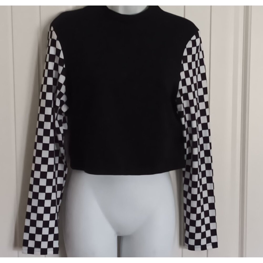 Shein Curve 1XL Black & White Checkered Long Sleeve Crop Top